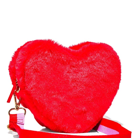 Bath & Body Works Handbags - 🆓 with purchase of $150 or up ( ONLY FOR REGULAR LISTED PRICE!!!)